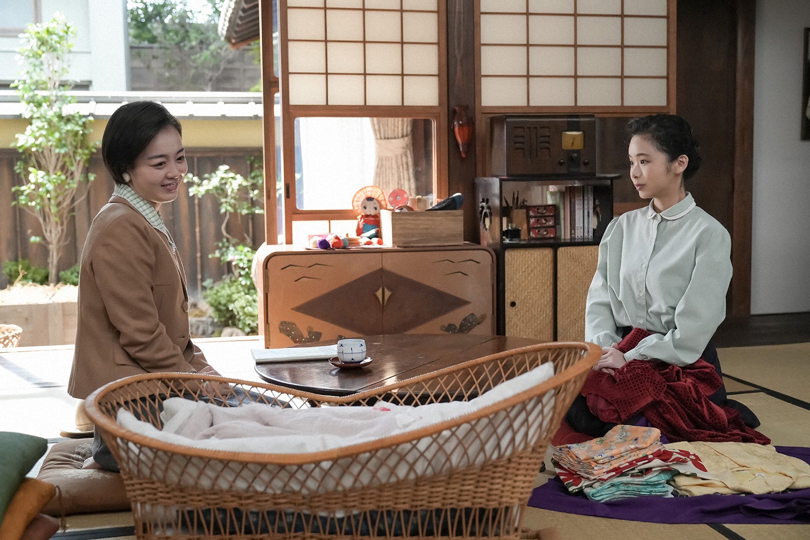 「ブギウギ」秋山（伊原六花）、愛子をあやす姿＆モノマネシーンが話題「まさかの選曲」「破壊力抜群」