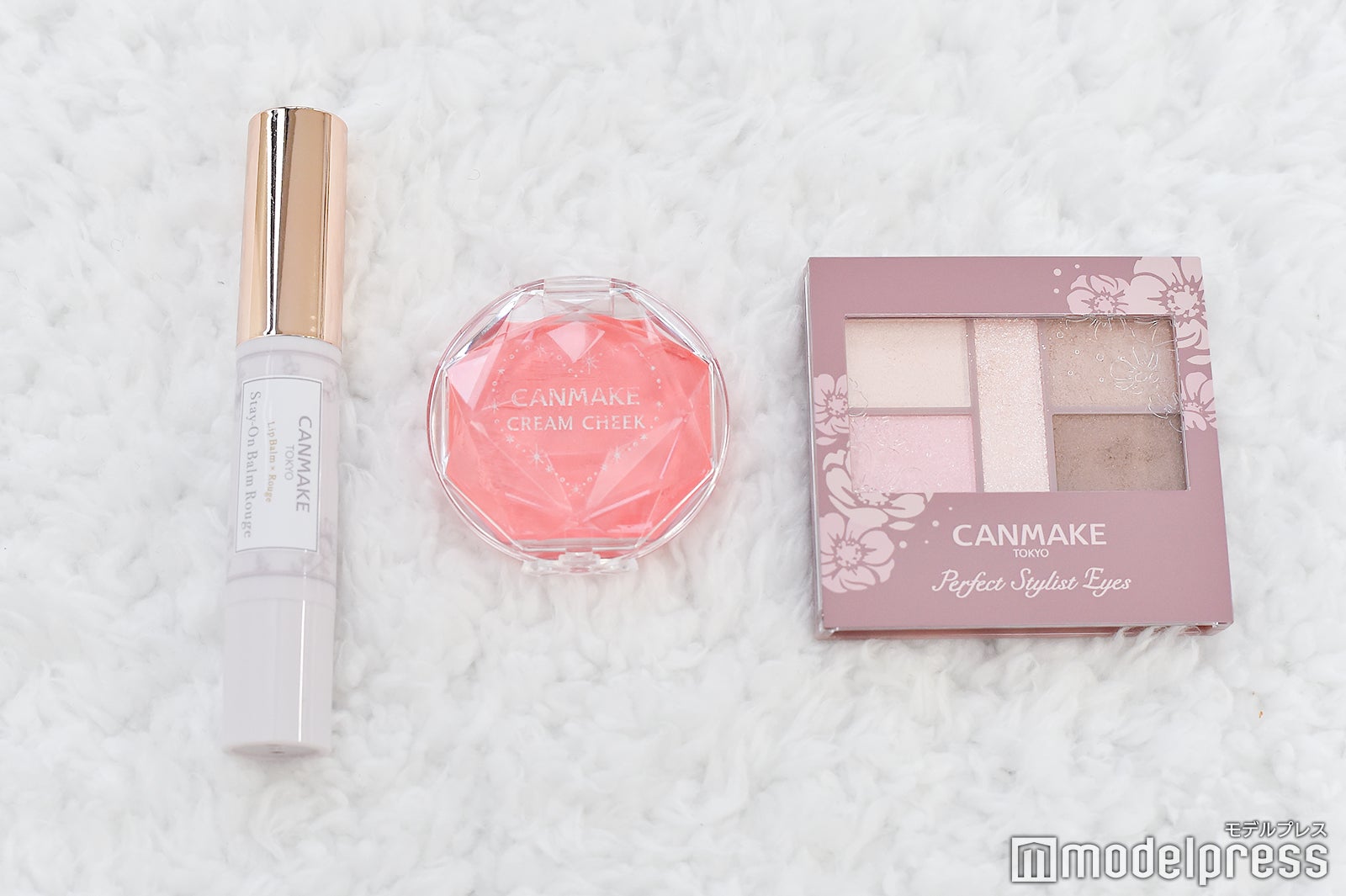 【1】使用コスメ※すべてCANMAKE
（左から）ステイオンバームルージュ[18]ブラウニッシュマンダリン、クリームチーク[CL05]クリアハピネス（クリアタイプ）、パーフェクトスタイリストアイズ[10]スウィートフラミンゴ／すべてCANMAKE（C）モデルプレス