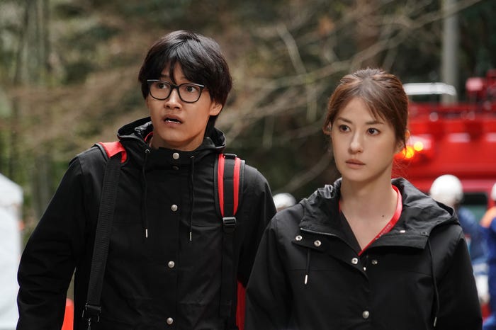 佐野晶哉、松本若菜(C)フジテレビ