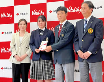 西村優菜 「ジュニア育成に」関西ゴルフ連盟に寄付金贈呈 米ツアー4年目へ課題だったショットを解決「今年の方が期待できる」