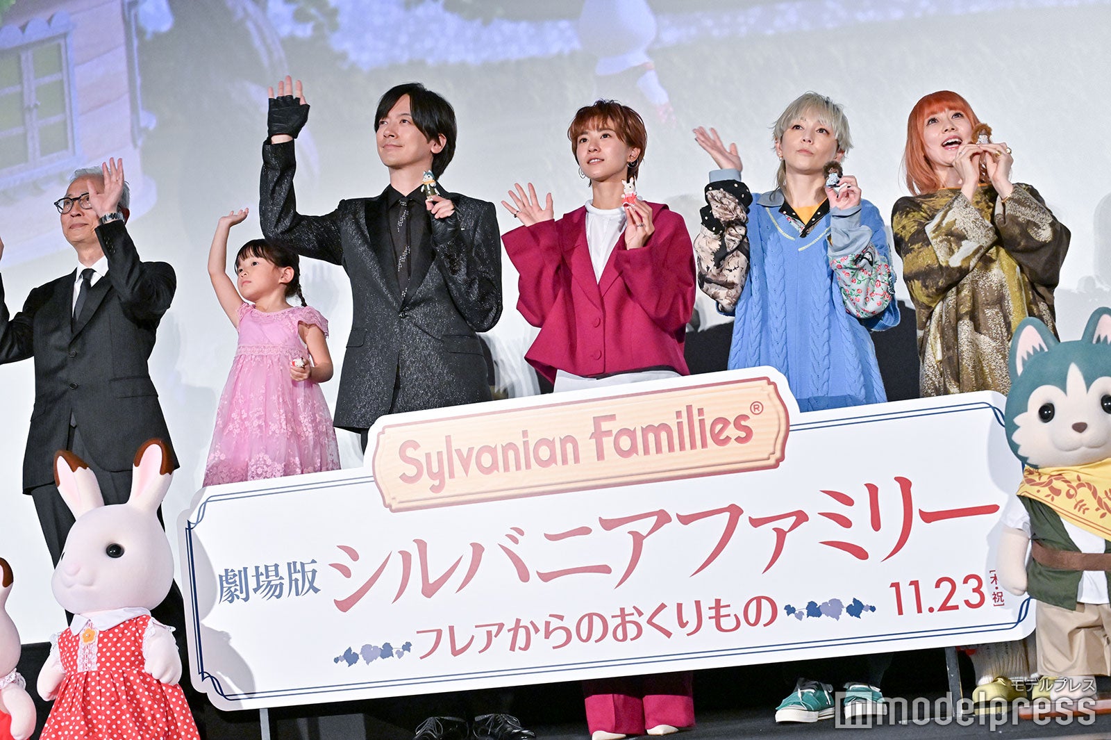 （左から）小中和哉監督、村方乃々佳、DAIGO、黒島結菜、‎吉村由美、‎大貫亜美（C）モデルプレス