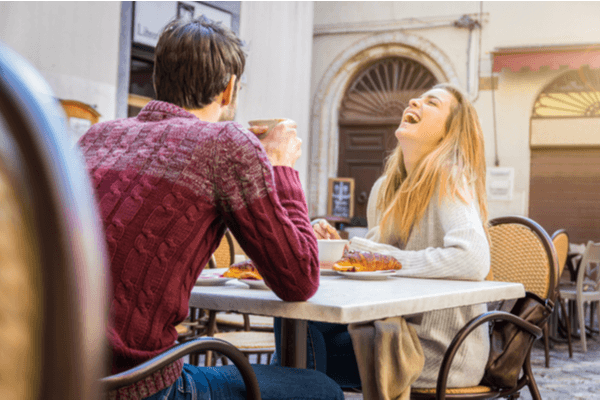 前よりも君を大切に感じる カップルの絆 が深まる話題って モデルプレス