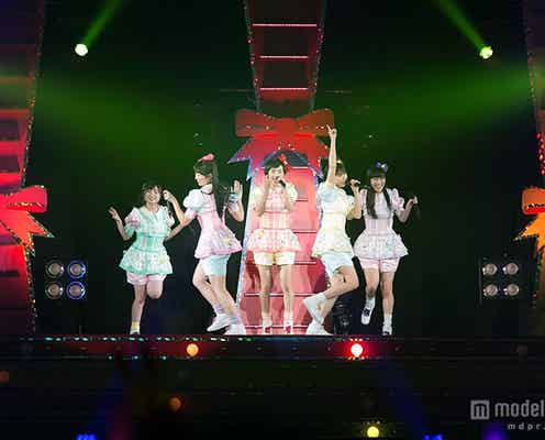 ももクロからチョコのプレゼント サプライズゲスト登場で落語にも挑戦<セットリスト>