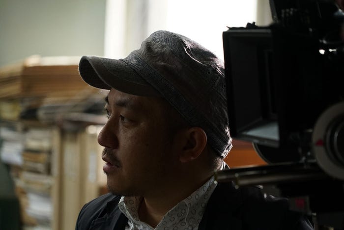 白石和彌監督(C)鈴木良雄・小学館/「フルーツ宅配便」製作委員会