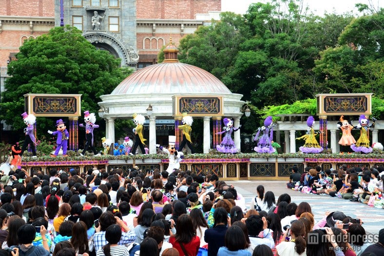 「ニューヨーク・ハロウィーン・フォリーズ」華麗なダンスを披露