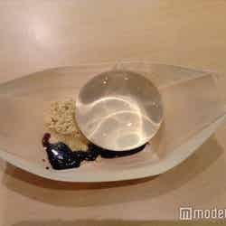 まるで水滴のような潤いと瑞々しさのある「水信玄餅」／画像提供：金精軒製菓