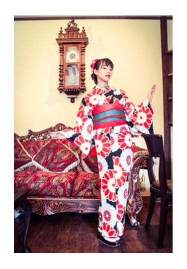 全身ショットも公開/能年玲奈オフィシャルブログより