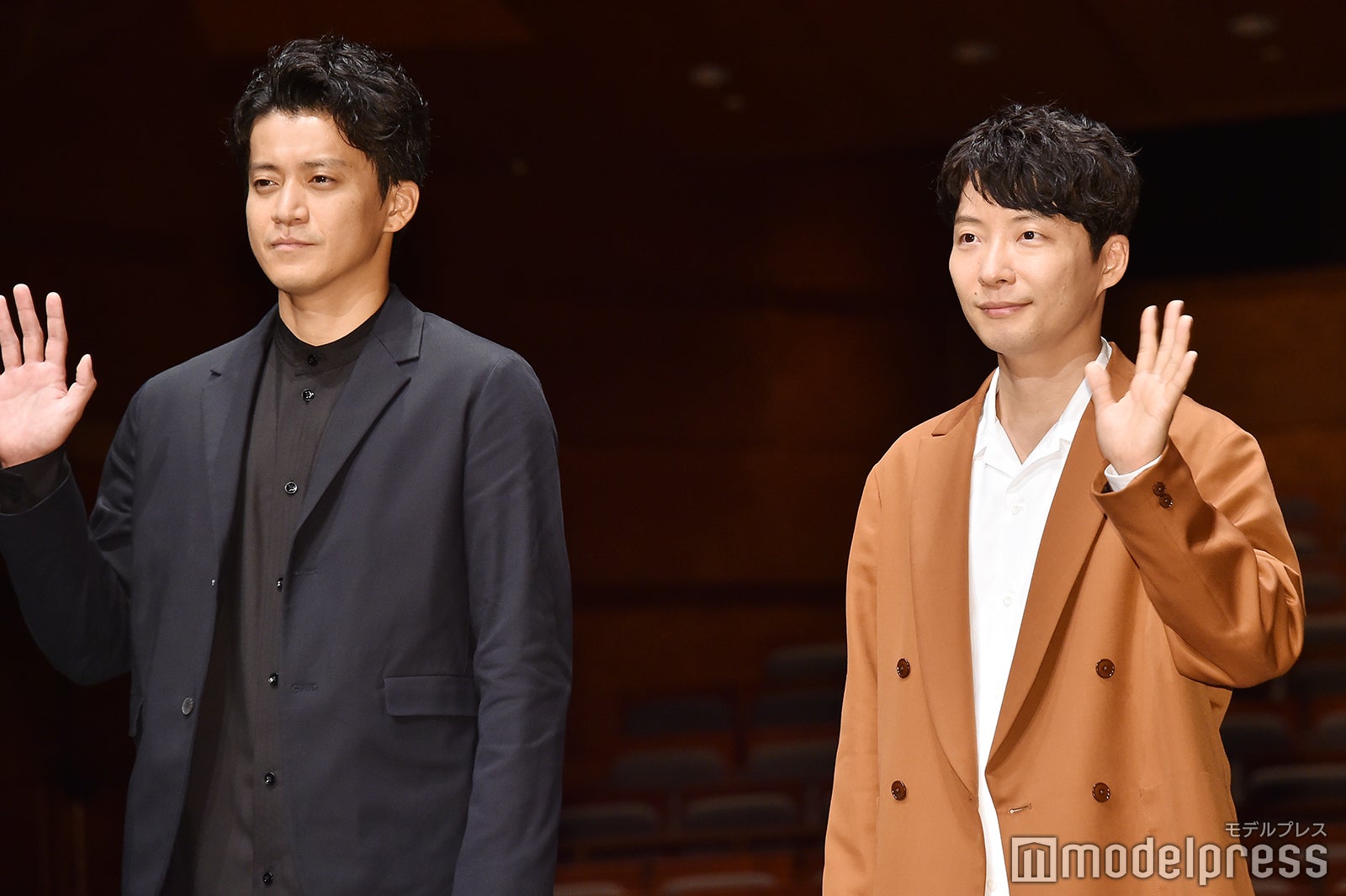 小栗旬、星野源（C）モデルプレス