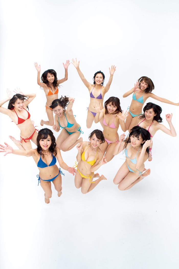 (上列左から)沙倉しずか(オレンジ)、阿南萌花(紫)、山岸奈津美(水色)(真中左から)月元しょうこ(赤)、 川島愛里沙(空色)、菅原彩里沙(ピンク)、桜井みき(濃いピンク)(下列左から)水原乙(青)、結城亜美(黄)、水萌みず(薄水色)(C)岩松喜平/週刊FLASH