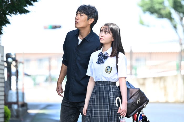 反町隆史、大島美優(C)藤沢とおる/講談社/カンテレ