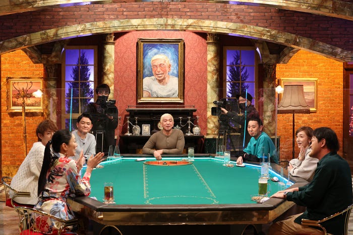 (左から)杉浦太陽、アンミカ、ノブ、松本人志、大悟、加護亜依、稲田直樹(C)フジテレビ