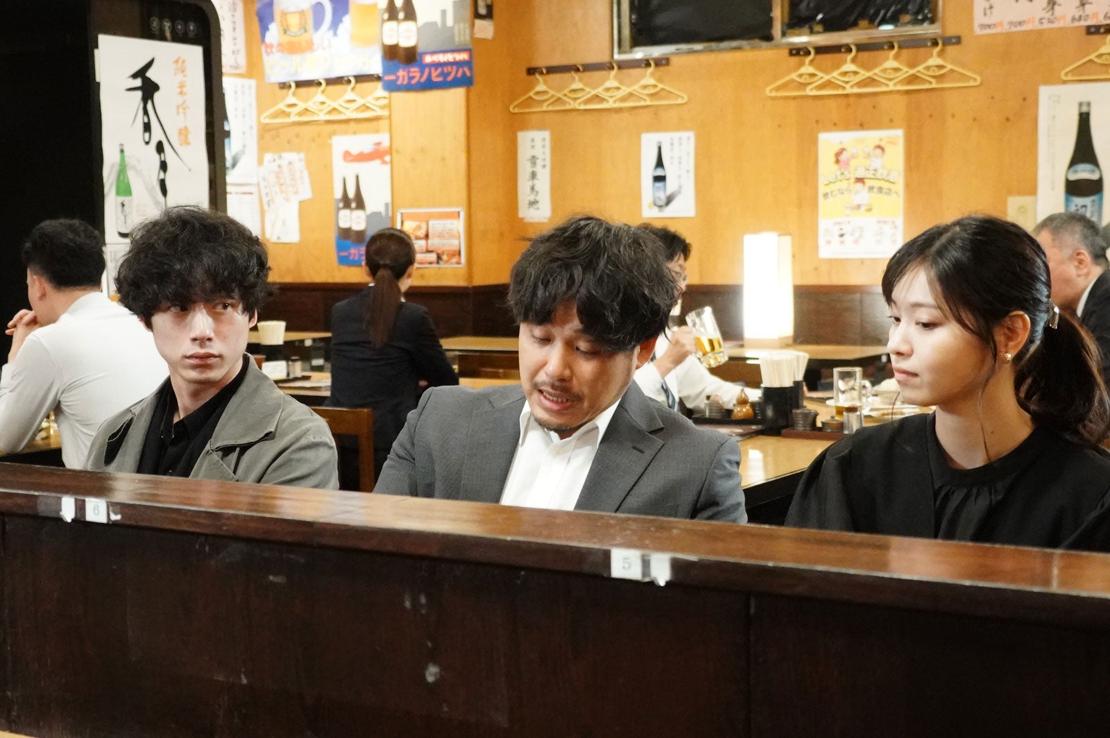 坂口健太郎、平子祐希、西野七瀬「Dr.チョコレート」第7話より（C）日本テレビ