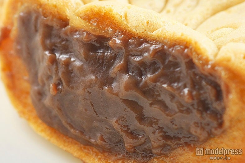 ダッフィーはチョコレート味のクリーム（C）Disney