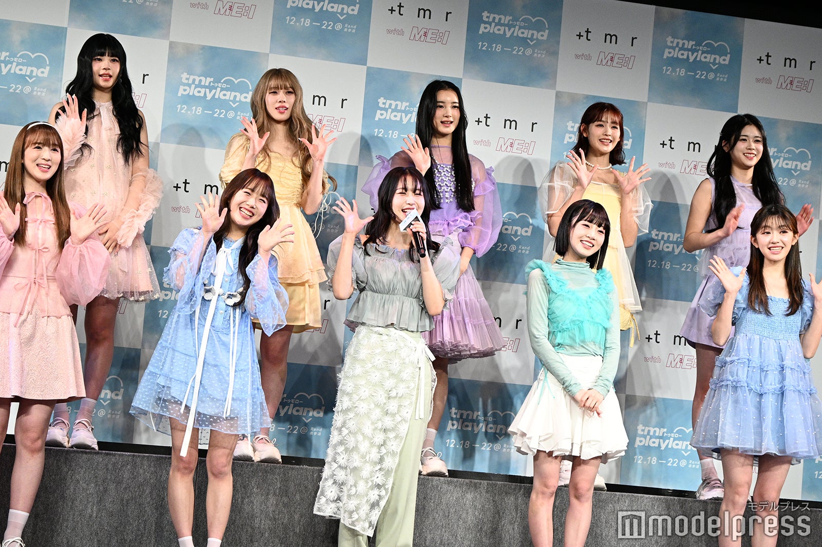 ME:I（後列左から）RINON（村上璃杏）、AYANE（高見文寧）、MIU（櫻井美羽）、RAN（石井蘭）、KOKONA（佐々木心菜）、SUZU（山本すず）、KEIKO（清水恵子）、MOMONA（笠原桃奈）、SHIZUKU（飯田栞月）、COCORO（加藤心）　※TSUZUMI（海老原鼓）欠席（C）モデルプレス