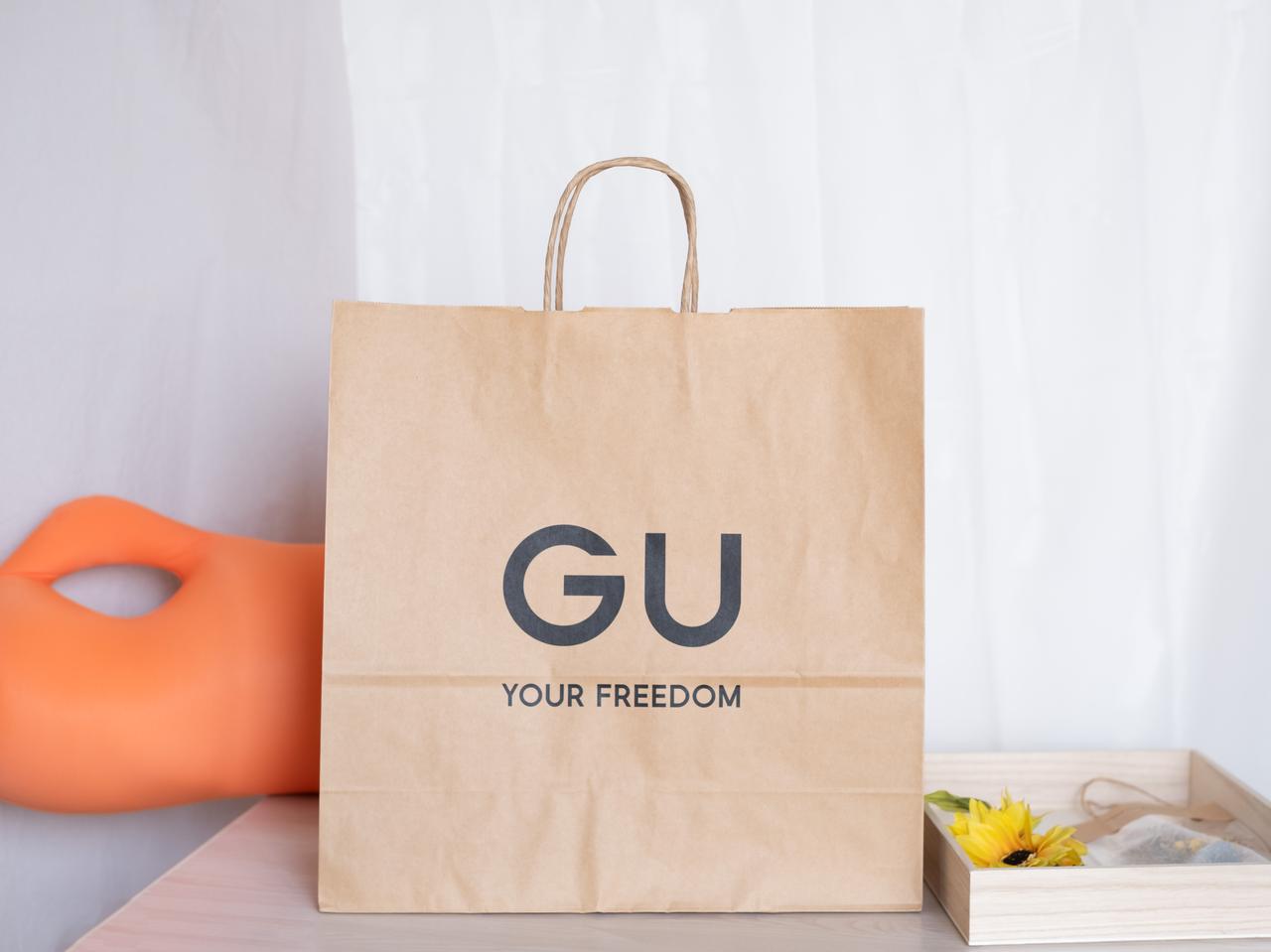 【GUの赤】が春に大活躍の予感！ 着映え100点♡「透かし編みカーデ」