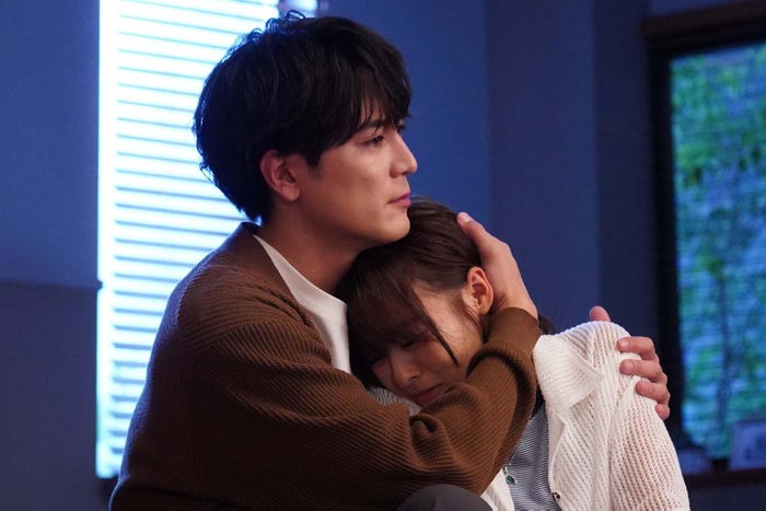 間宮祥太朗、森七菜「真夏のシンデレラ」第7話より(C)フジテレビ