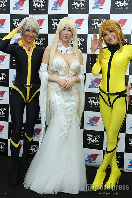 森下悠里(中央)