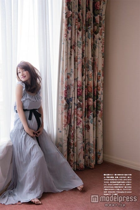 雑誌「Numero TOKYO」12月号にてマタニティフォトを公開した後藤真希(画像提供:扶桑社)【モデルプレス】