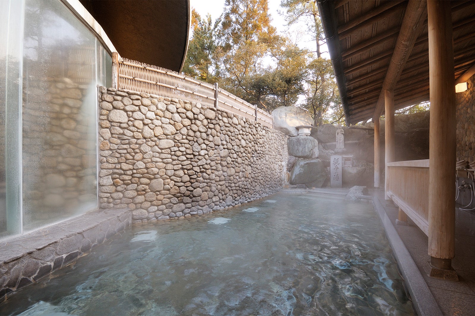 野天風呂(女性用)　観音の湯／画像提供：水明館