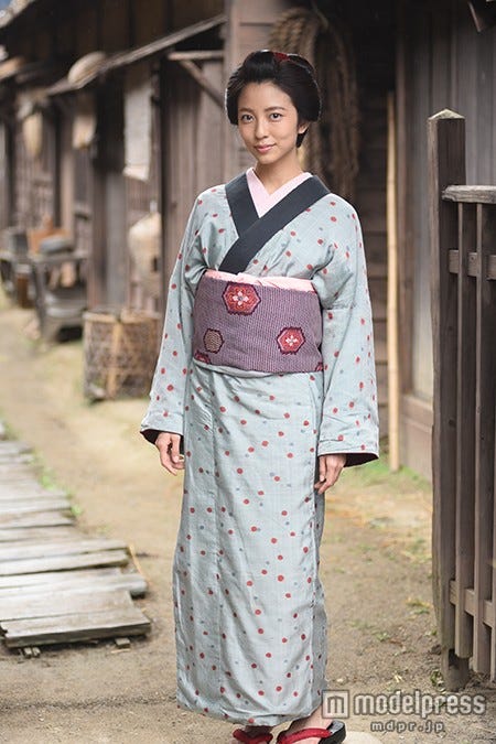 小島梨里杏(画像提供:所属事務所)