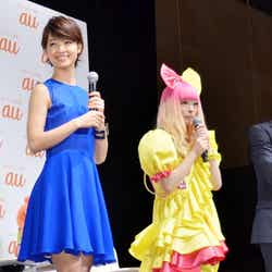 剛力彩芽(左)ときゃりーぱみゅぱみゅ(右)