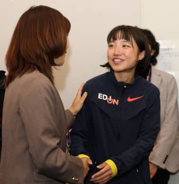 涙の激走 矢田みくににレジェンド大注目 渋井さん「顔もカワイイし速いし」Qちゃん「世界を狙って」絶賛相次ぐ【大阪国際女子マラソン】