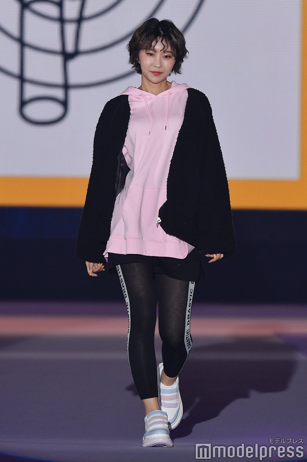 ヘビン（C）モデルプレス