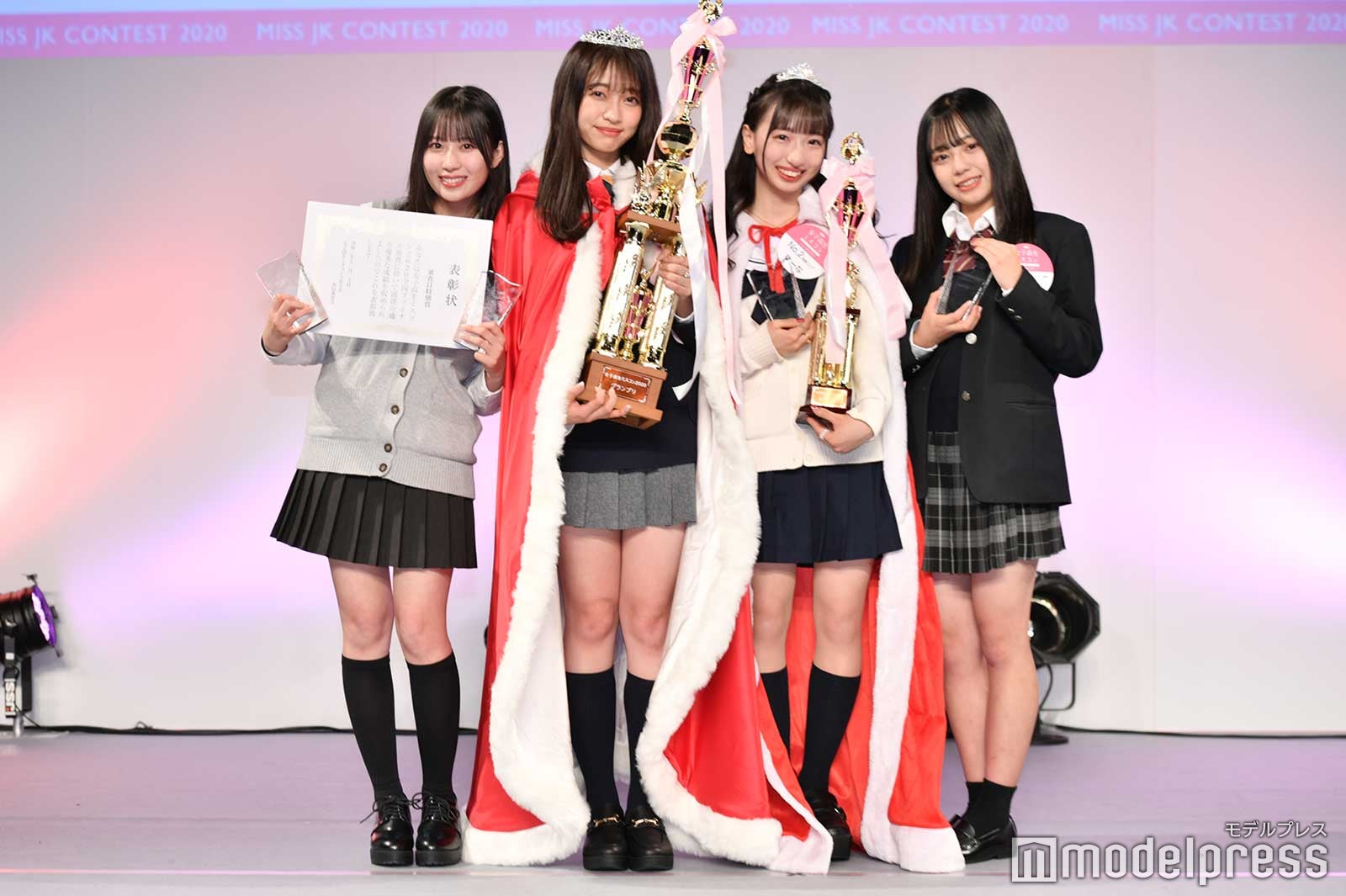 （左から）東原優希、ひっか、ゆーな、あやの（C）モデルプレス