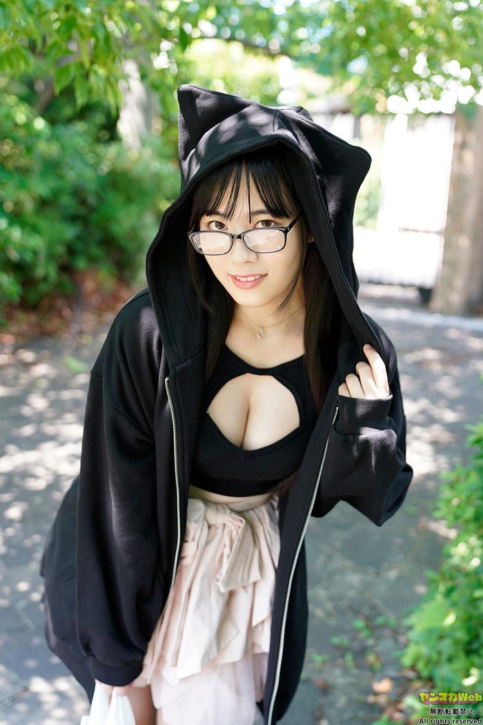 東雲うみ(C)佐藤佑一/ヤンマガWeb