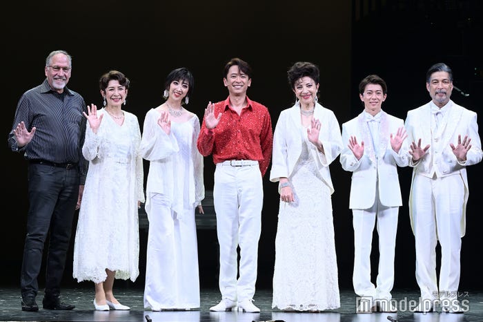 「THE BOY FROM OZ Supported by JACCS」取材会に出席したフィリップ・マッキンリー、今陽子、紫吹淳、坂本昌行、鳳蘭、末澤誠也、宮川浩 (C)モデルプレス