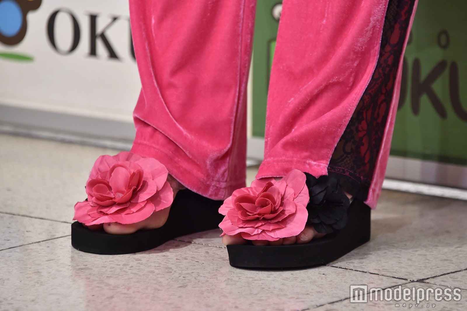 サンダル／永尾まりや （C）モデルプレス