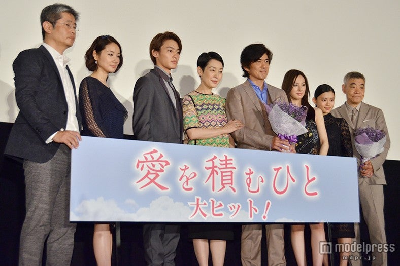 （左から）朝原雄三監督、吉田羊、野村周平、樋口可南子、佐藤浩市、北川景子、杉咲花、柄本明