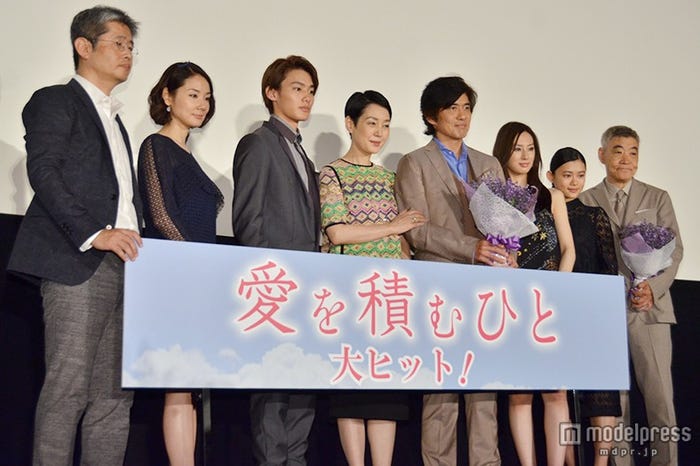 (左から)朝原雄三監督、吉田羊、野村周平、樋口可南子、佐藤浩市、北川景子、杉咲花、柄本明