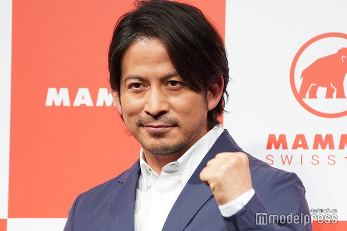 近況を報告した岡田准一(C)モデルプレス