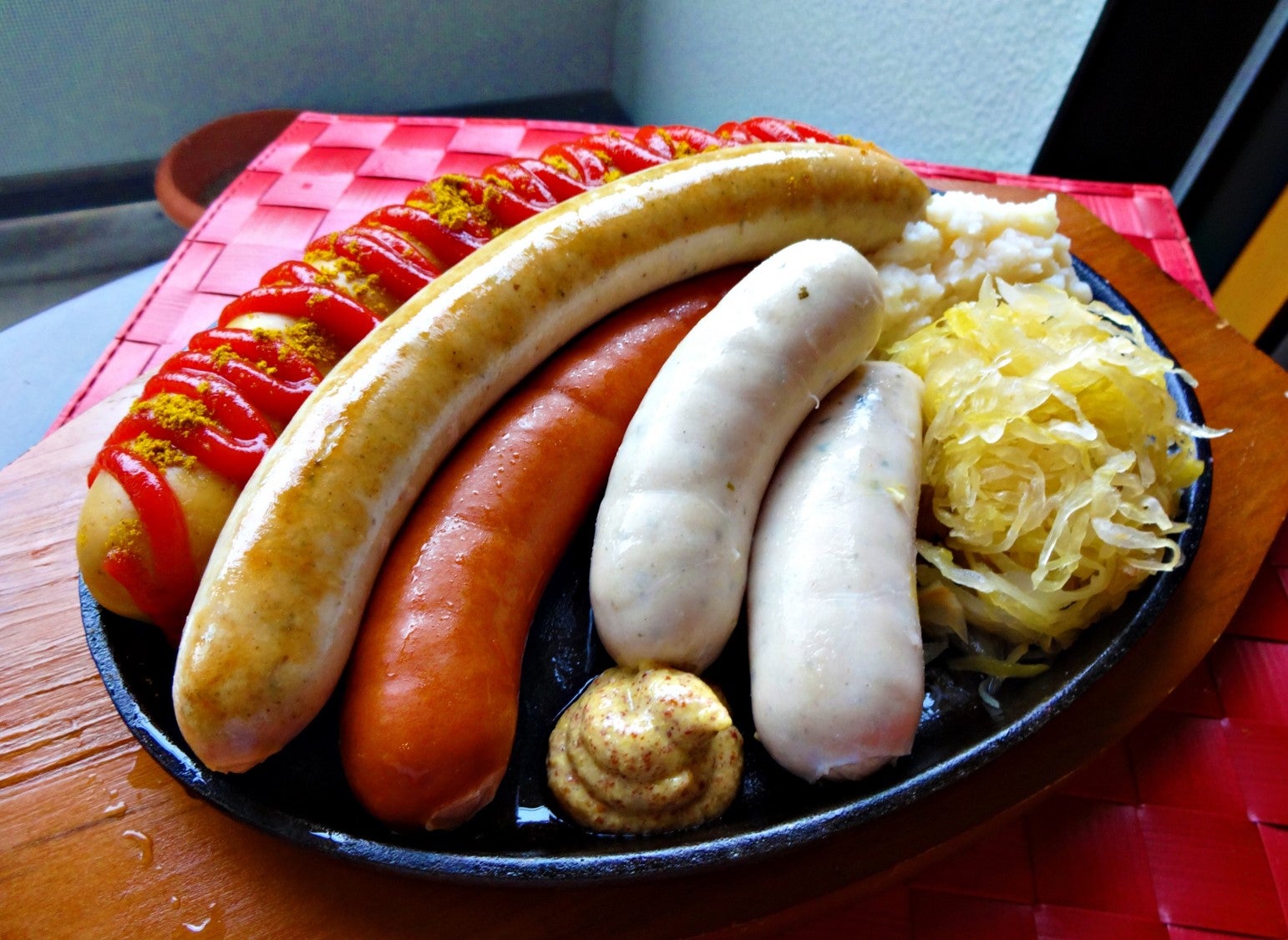 バイエルンクラシックプレート／画像提供：横浜赤レンガ