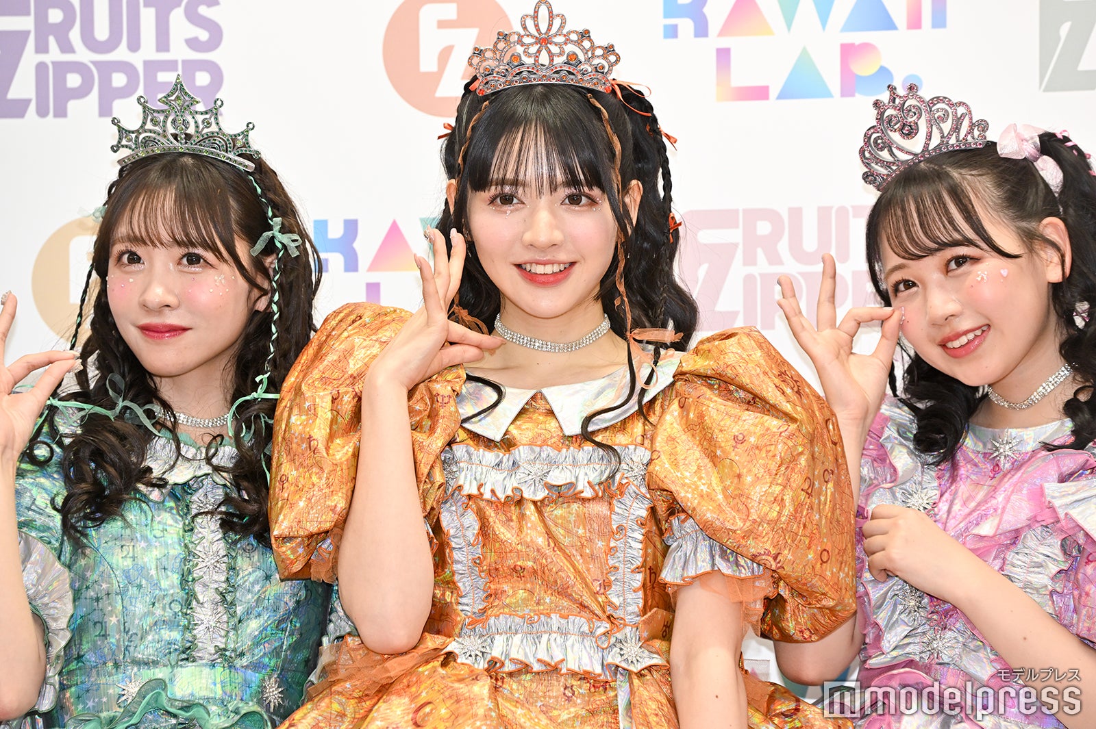 櫻井優衣、鎮西寿々歌、松本かれん（C）モデルプレス