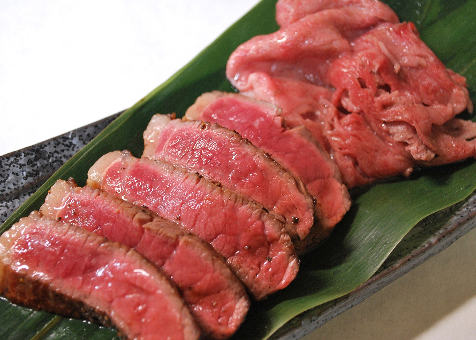 熟成佐賀牛ステーキ＆焼きしゃぶ＜肉処　天穂＞／画像提供：AATJ