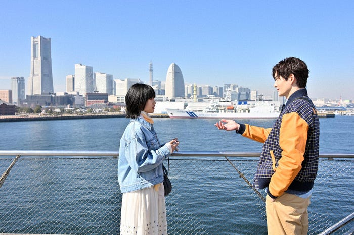 河合優実、岡田将生「不適切にもほどがある!」第7話より(C)TBS