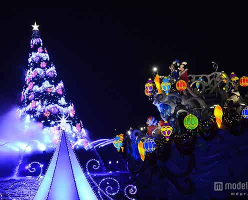 ディズニーシー、夜の水上に浮かぶ幻想的なツリー ロマンティックなクリスマスムードにうっとり