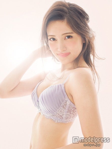 初ランジェリー姿を公開した入山杏奈／PEACH JOHN vol.91 Winter【モデルプレス】