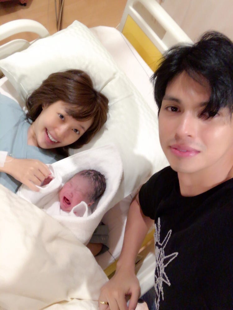 川崎希 第1子を出産 アレクも立ち会い3ショット公開 モデルプレス 川崎希 第1子を出産 アレクも立ち会い3ショット公開 モデルプレス