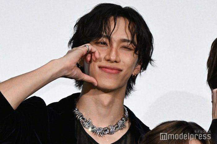 佐野雄大の演技を褒めた池崎理人(C)モデルプレス