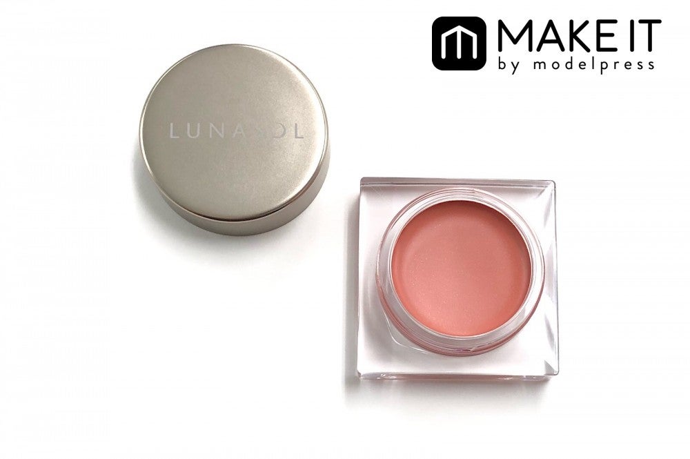 LUNASOL／グラムウィンク フロスト／01／3,200円（税抜）／カネボウ化粧品 (C)メイクイット