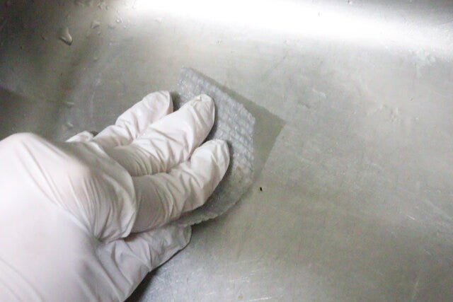 ダイソー ちょこっとお掃除シート ダイソーのちょこっとお掃除シートでシンクを洗う