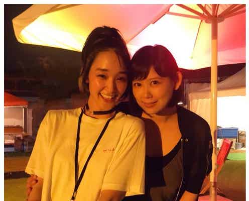絢香、剛力彩芽との“フェス2ショット”公開「幸せオーラが溢れてる」と反響