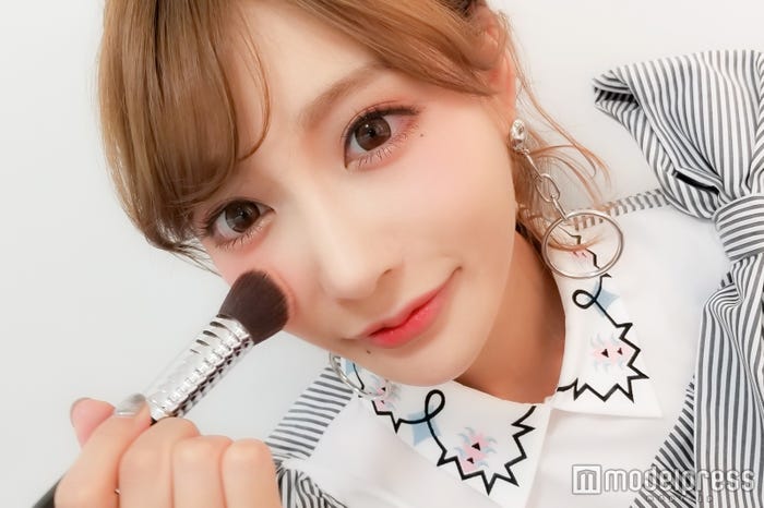 明日花キララのメイク事情第2弾 アイメイク詳細調査 デイリースキンケアは 血にじみリップ ブーム 疑問に続々回答 インタビュー モデルプレス 明日花キララのメイク事情第2弾 アイメイク詳細調査 デイリースキンケアは 血にじみリップ ブーム 疑問に続々回答 インタビュー モデルプレス