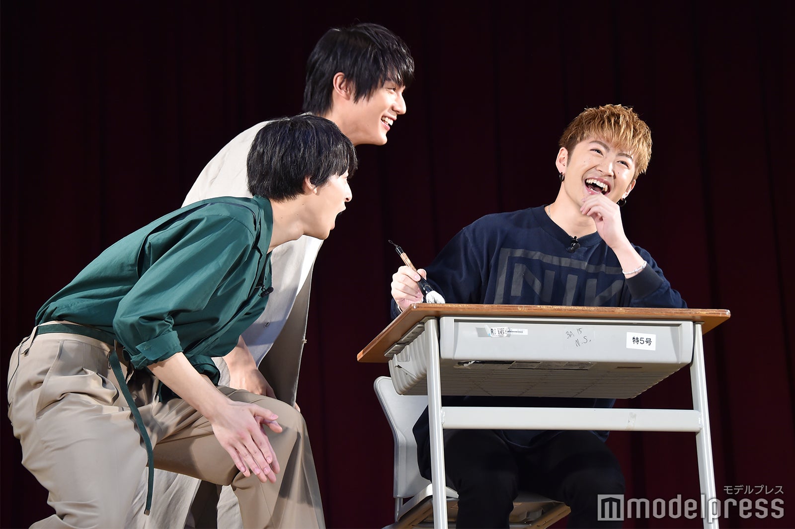 「お題『青春と言えば…？』を個性溢れる言葉で表現対決」の様子 （C）モデルプレス