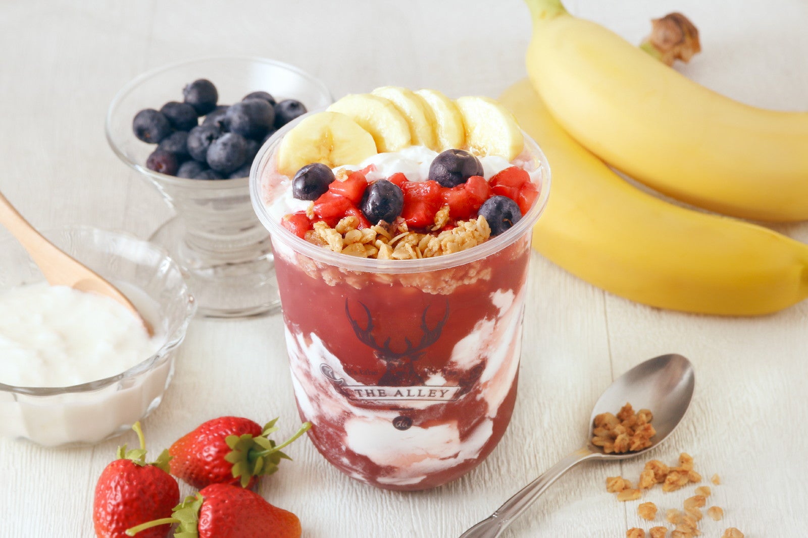 ジ アレイ春限定「アサイーティーグルト」紅茶に果実感＆ヨーグルト重ねた飲みごたえのある一杯