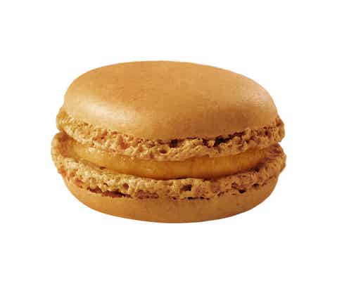 マックカフェ「マカロン 塩キャラメル」甘みと塩味感じるコク深フレーバーが復活