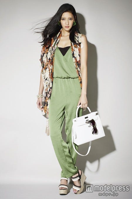 菜々緒/「BLENDA」8月号より/画像提供:角川春樹事務所